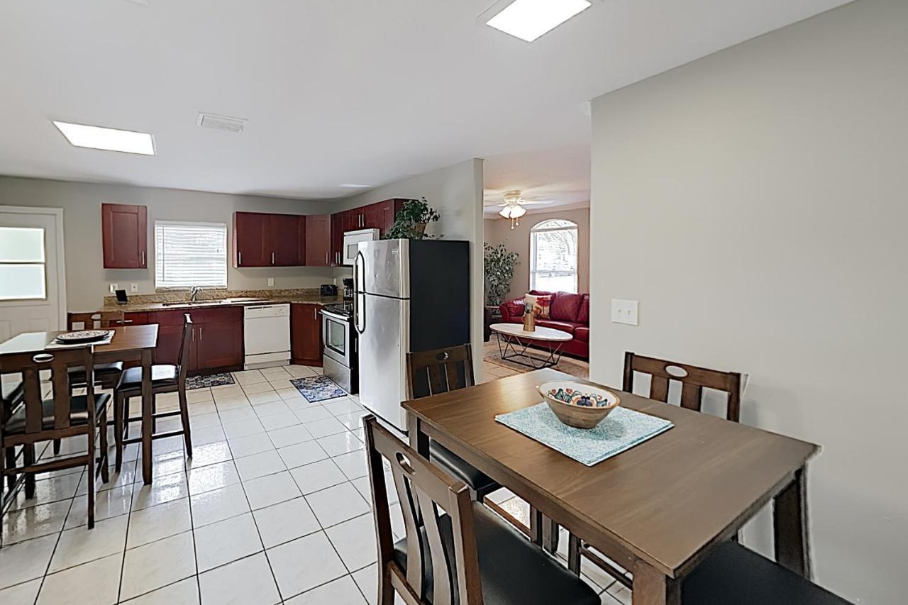 New Listing! “Butterfly Bungalow” In City Center Home Tampa Buitenkant foto